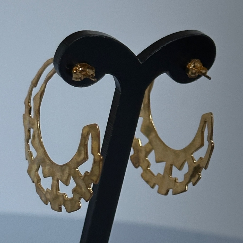 Elegant Gold Hoop Earrings